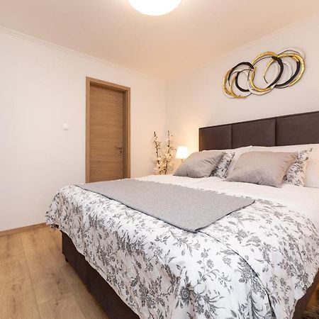 Apartment Miko Sveti Ivan Dobrinjski Eksteriør bilde