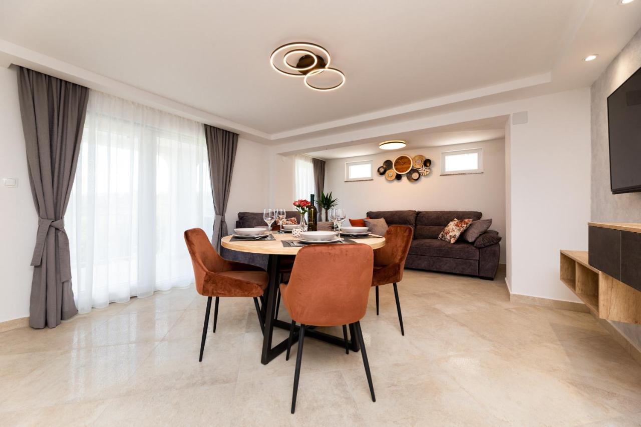 Apartment Miko Sveti Ivan Dobrinjski Eksteriør bilde